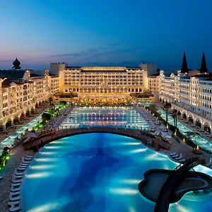 5* Θέρετρο Titanic Mardan Palace