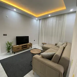 Havalimanina Yakin Havuzlu 1+1 Lux Apartment