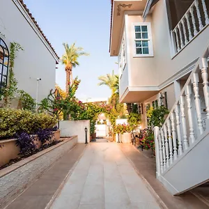 4* Hotel Elegance East